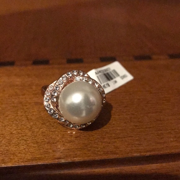 Ring - Picture 3 of 3